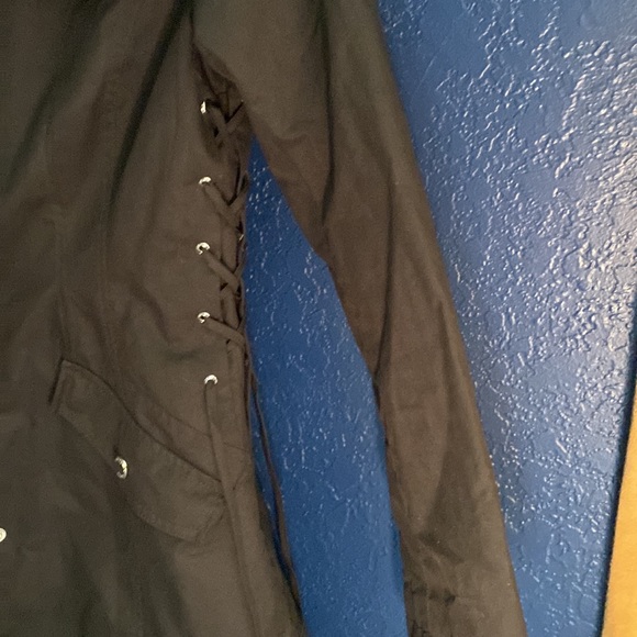 Guess Hooded Trench Raincoat - Picture 4 of 7